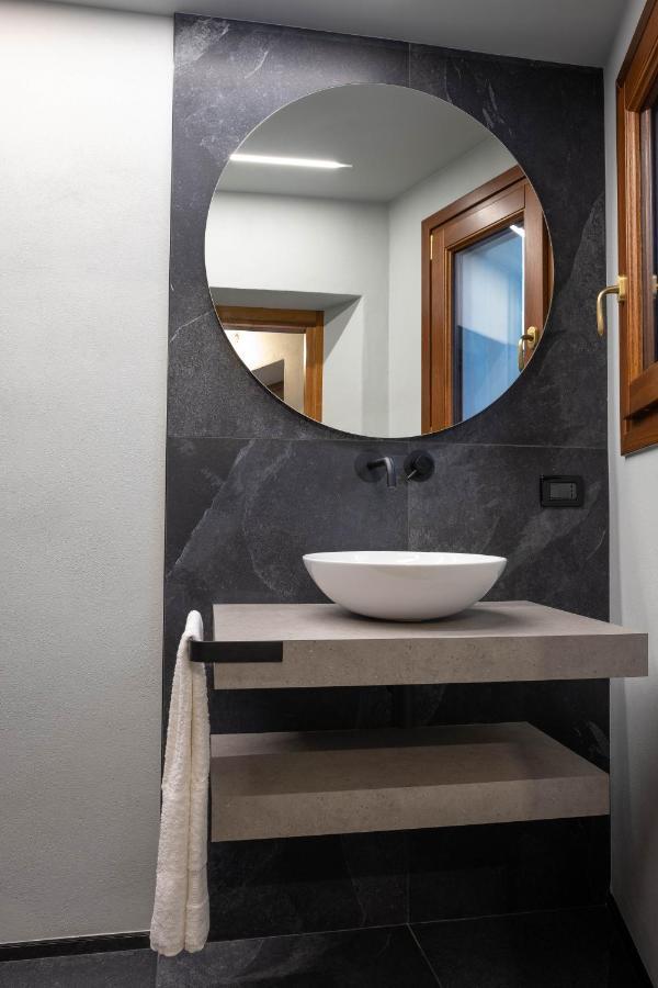 Alla Torre - Nel Cuore Del Borgo Storico Castagnole delle Lanze Exterior foto
